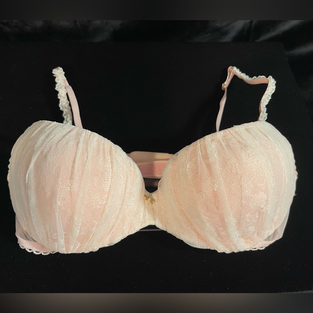 LIKE NEW!! Victoria Secret designer bra